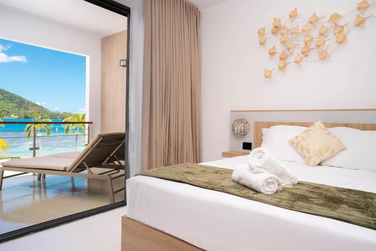 Cook'S Bay Hotel & Suites Paopao Buitenkant foto