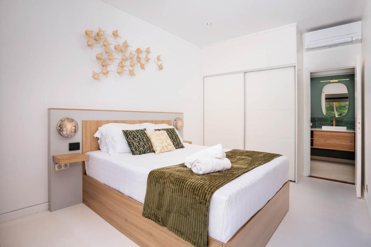 Cook'S Bay Hotel & Suites Paopao Buitenkant foto
