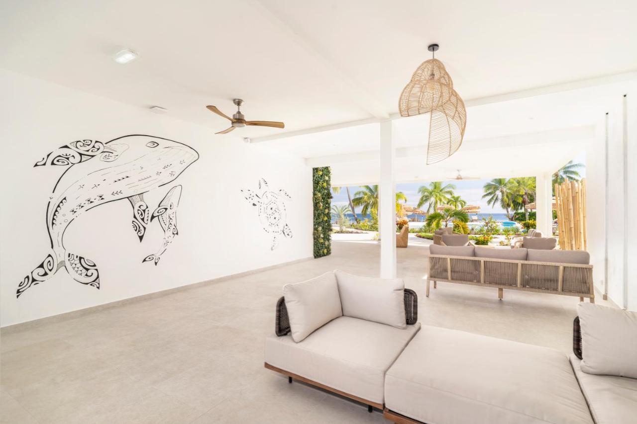 Cook'S Bay Hotel & Suites Paopao Buitenkant foto