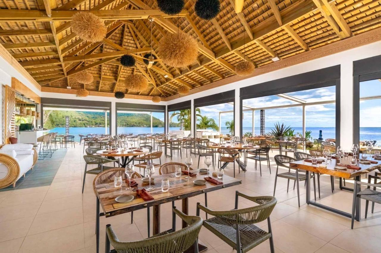 Cook'S Bay Hotel & Suites Paopao Buitenkant foto