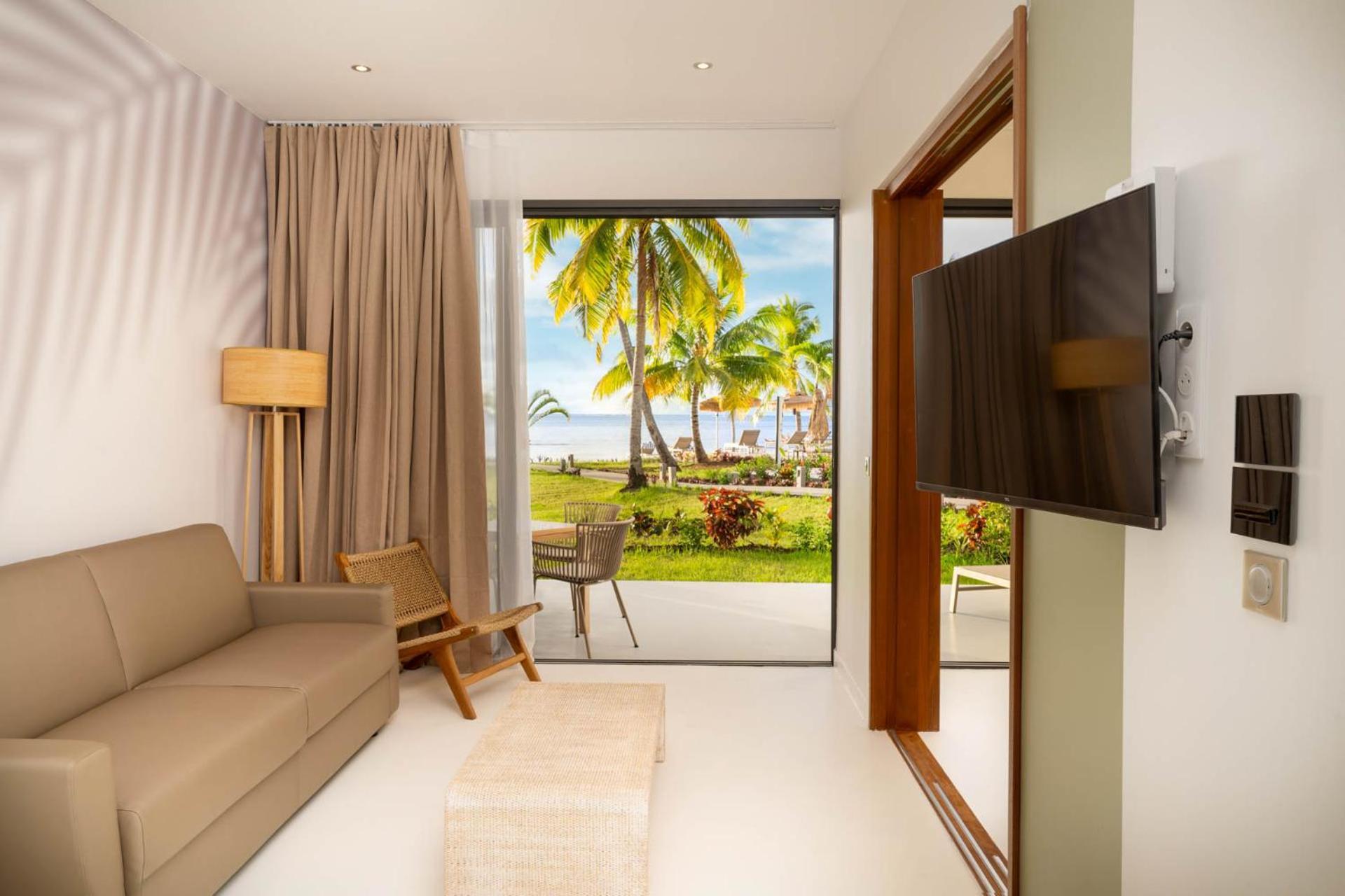 Cook'S Bay Hotel & Suites Paopao Buitenkant foto