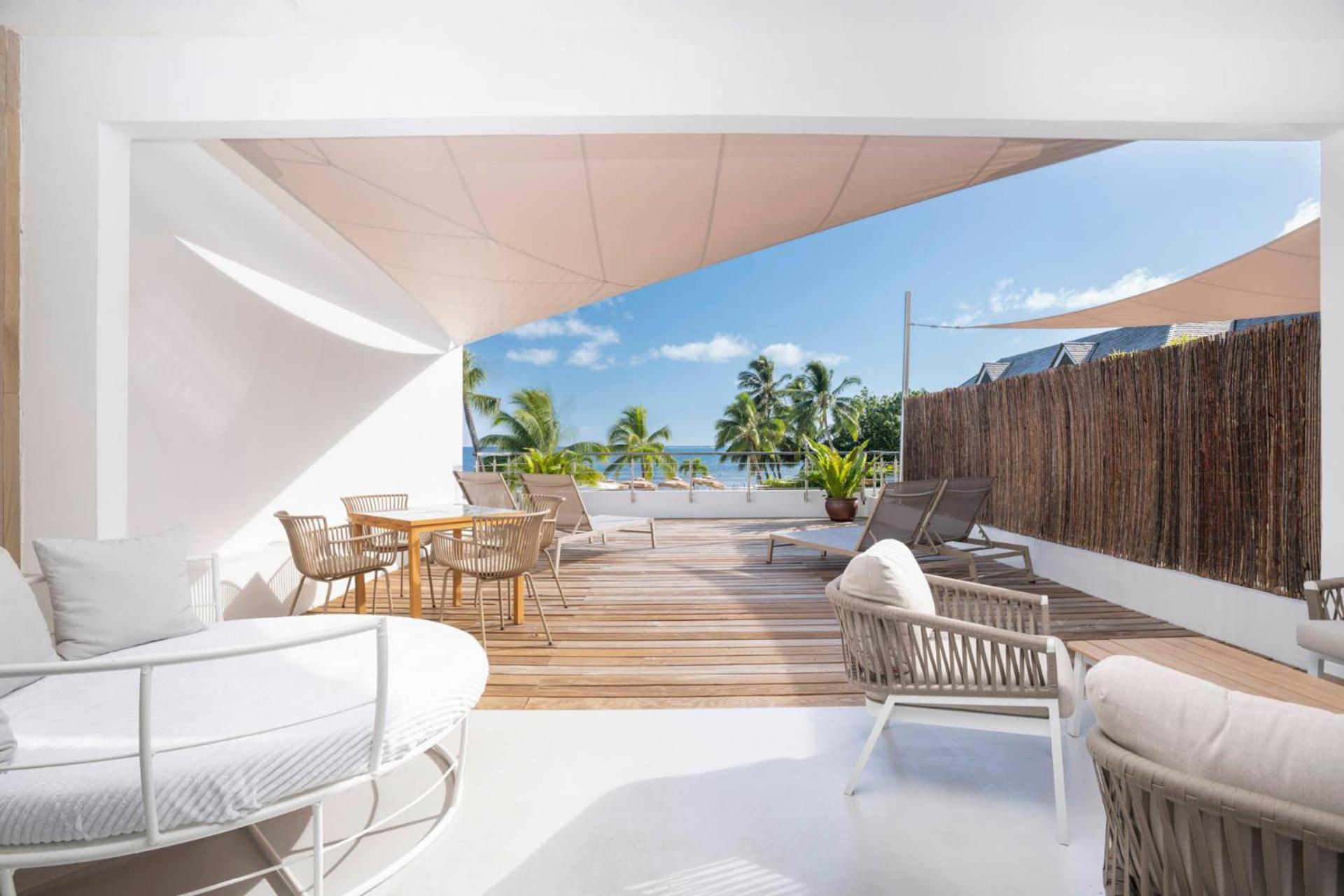Cook'S Bay Hotel & Suites Paopao Buitenkant foto